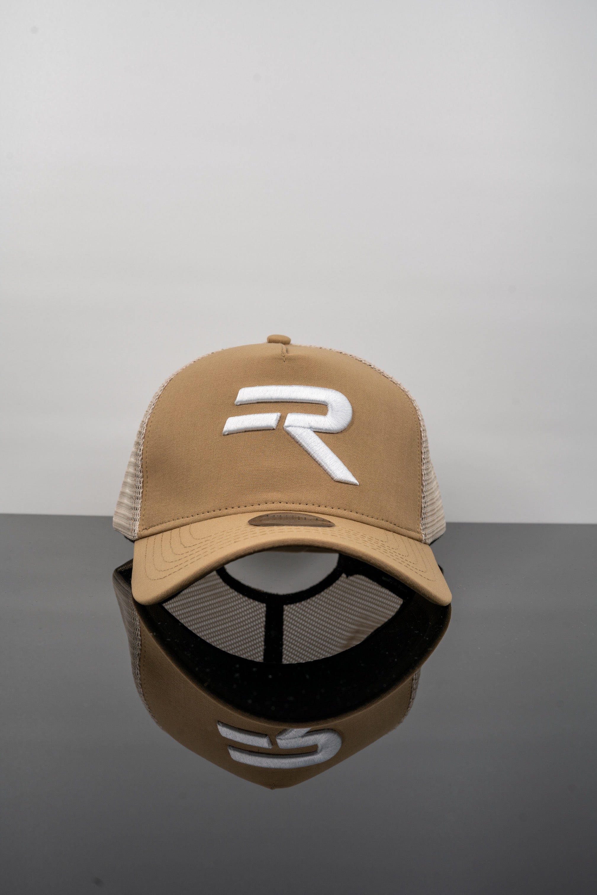 Repwear Fitness Mesh Trucker Cap Beige