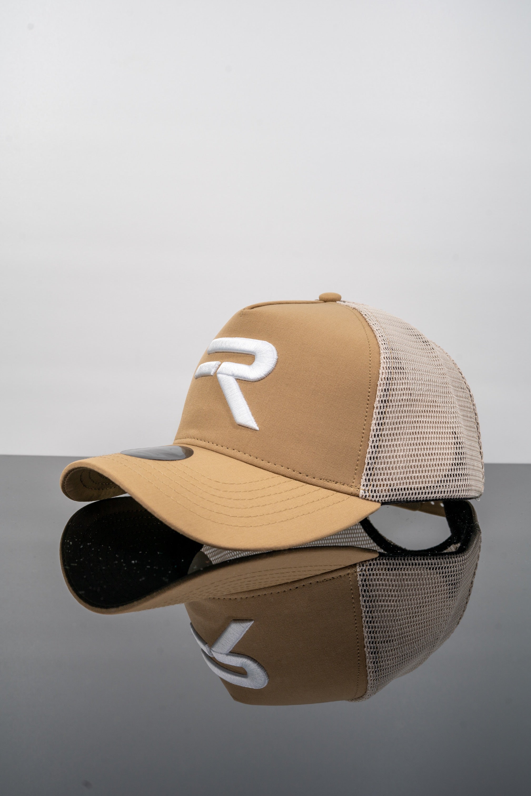Repwear Fitness Mesh Trucker Cap Beige